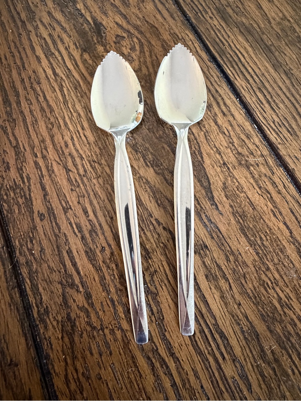 WM. Rogers Silver Plate Lines Grapefruit 6" Spoons Set of 2 Vintage 1950s